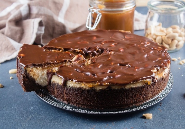 Snickers Bar Pie – No Bake Recipe