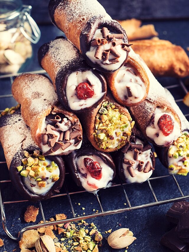 Famous Sicilian Cannoli Recipe