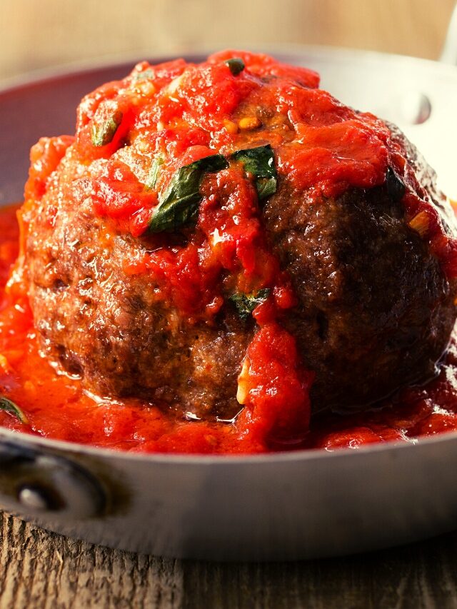 Juicy Italian Meatballs Recipe with Tomato Sauce