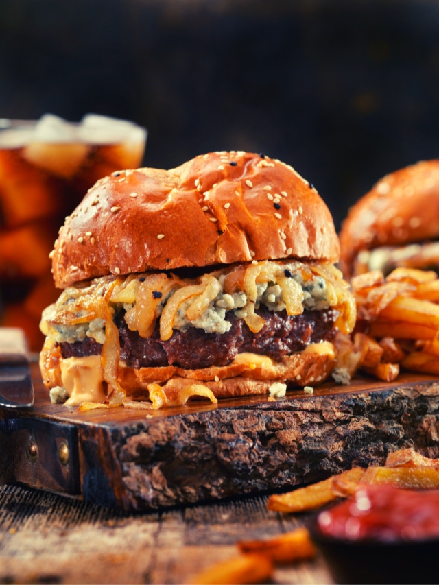 Bold and Juicy: Venison Burger Recipe