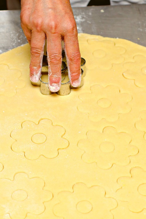 Homemade Canestrelli Recipe (Italian Egg Yolk Cookies)