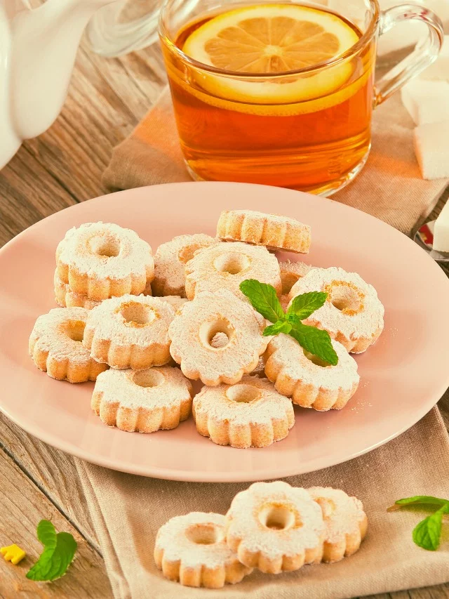 Homemade Canestrelli Recipe (Italian Egg Yolk Cookies)