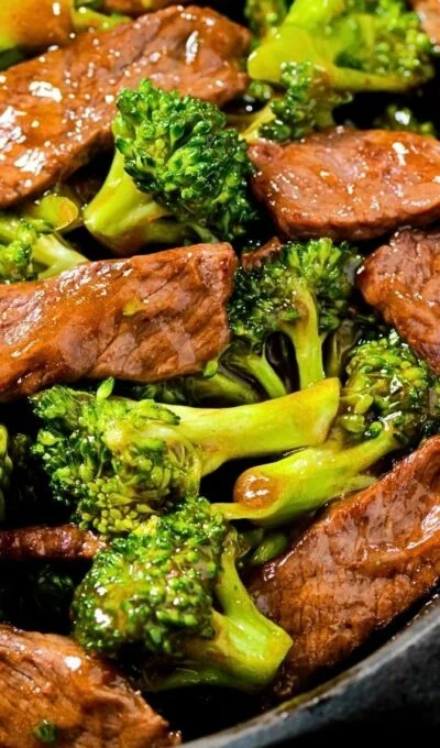 Beef and Broccoli Stir-Fry with Sauce (Crispy & Tender)