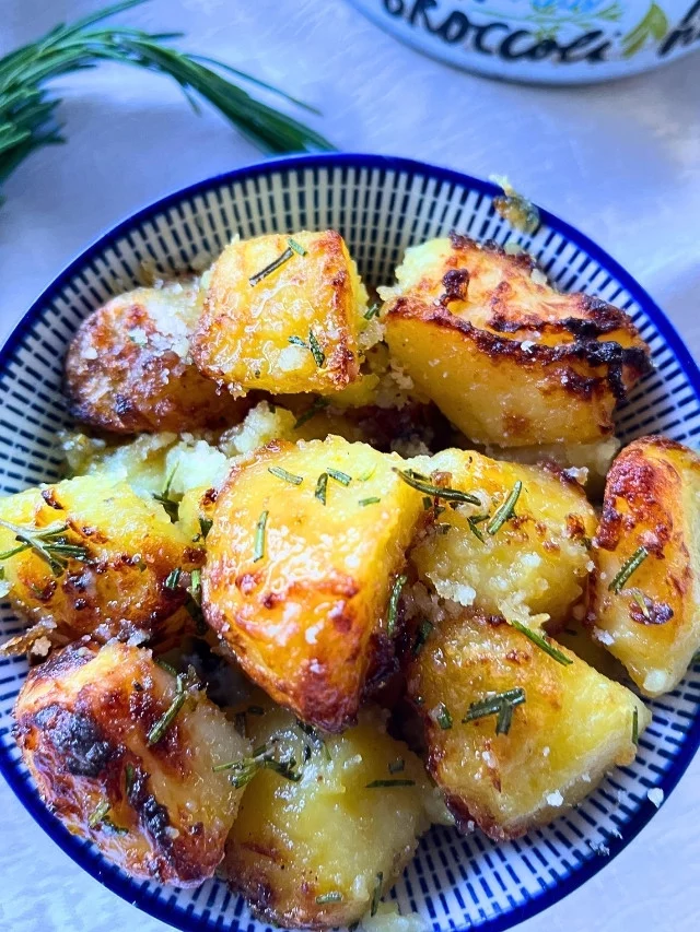 Crispy Honey Garlic Rosemary Roast Potatoes Air Fryer Recipe 2