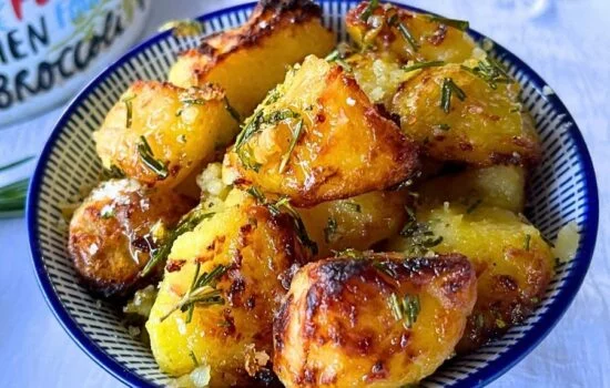 Crispy Honey Garlic & Rosemary Roast Potatoes (Air Fryer Recipe)