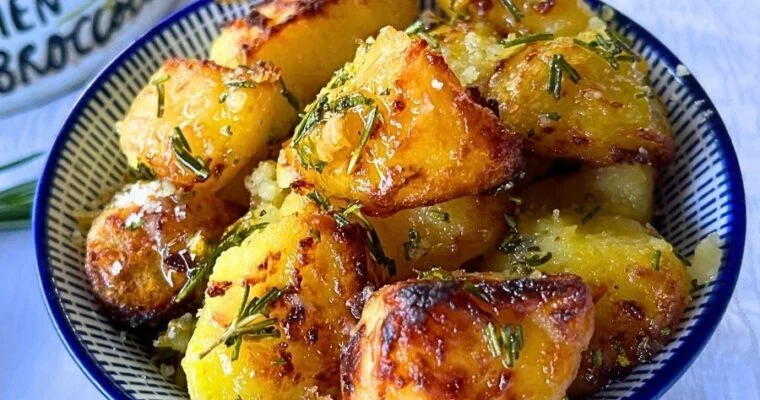 Crispy Honey Garlic & Rosemary Roast Potatoes (Air Fryer Recipe)