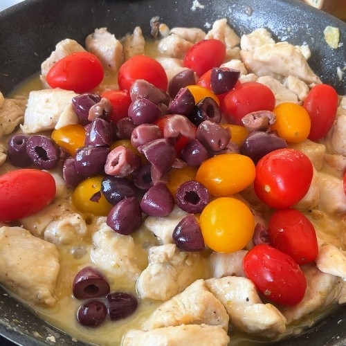 Mediterranean Chicken with Tomatoes