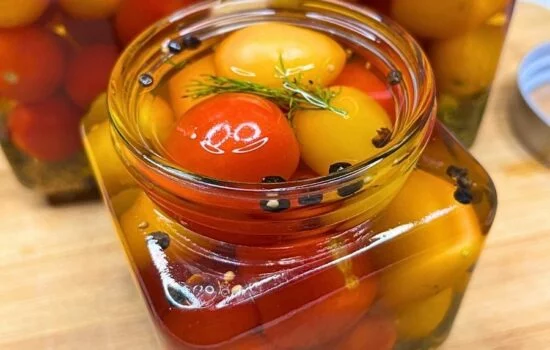 Quick Pickled Cherry Tomatoes