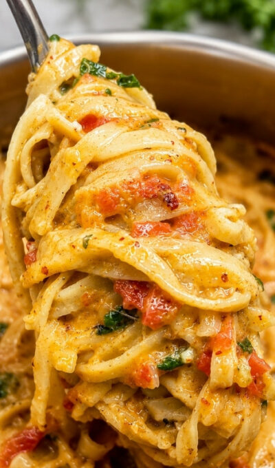 One-Pan Zucchini Tomato Pasta
