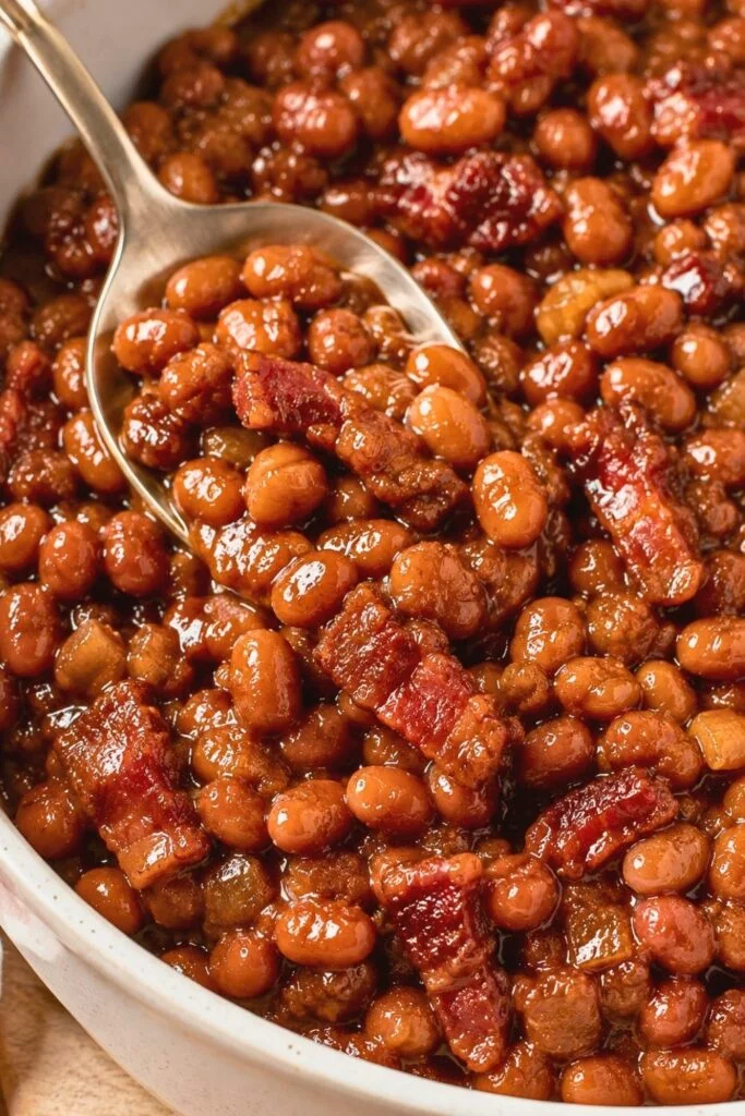Baked Beans Recipe with Bacon and a Thick Sauce