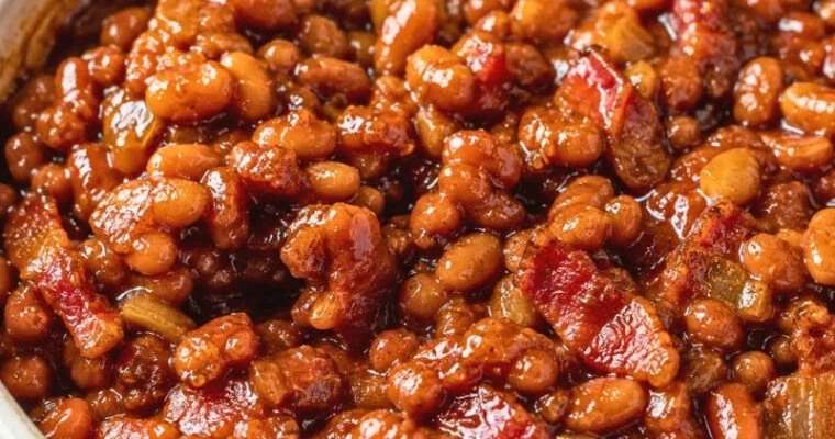 Baked Beans Recipe with Bacon and a Thick Sauce