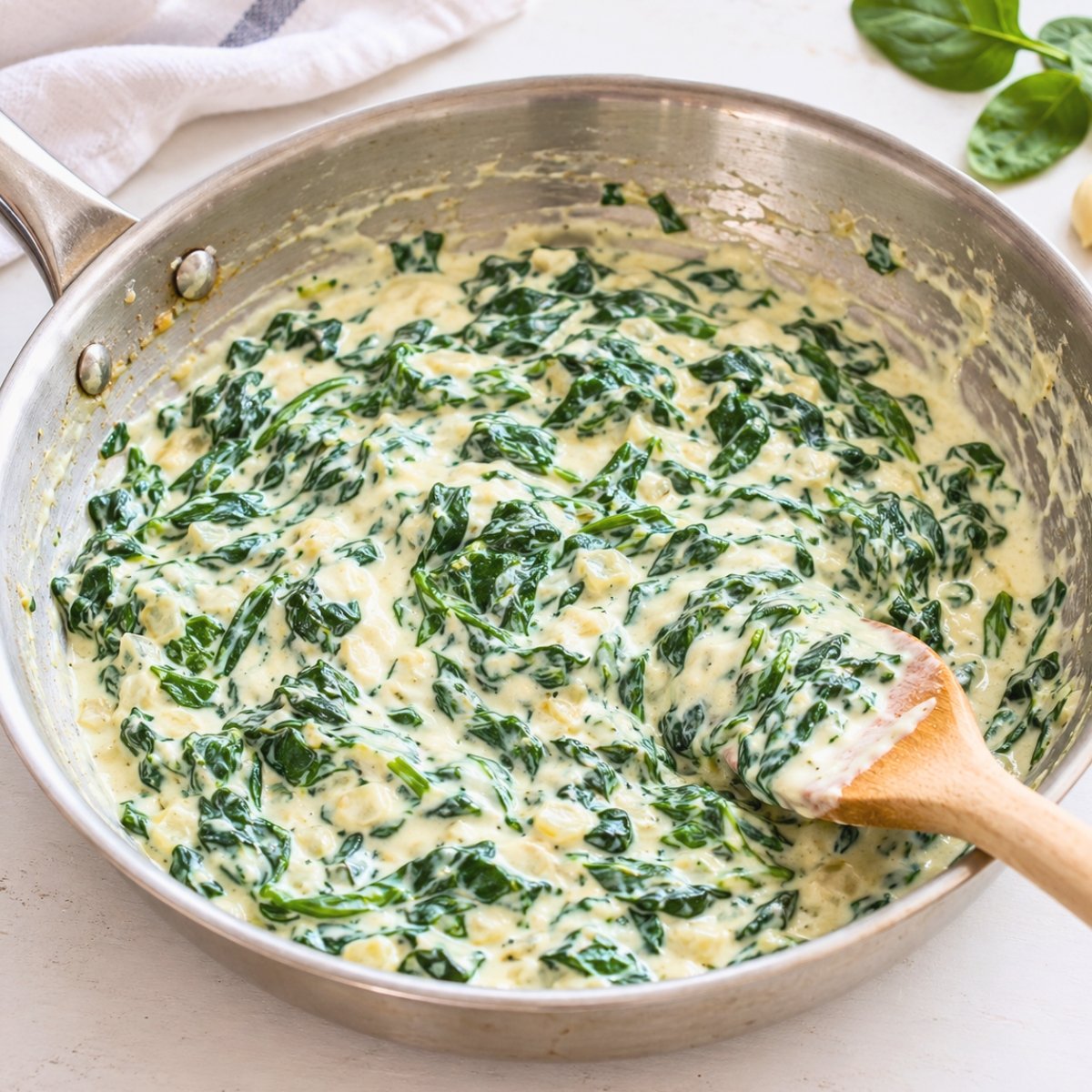Creamed Spinach Recipe (Steakhouse Style)